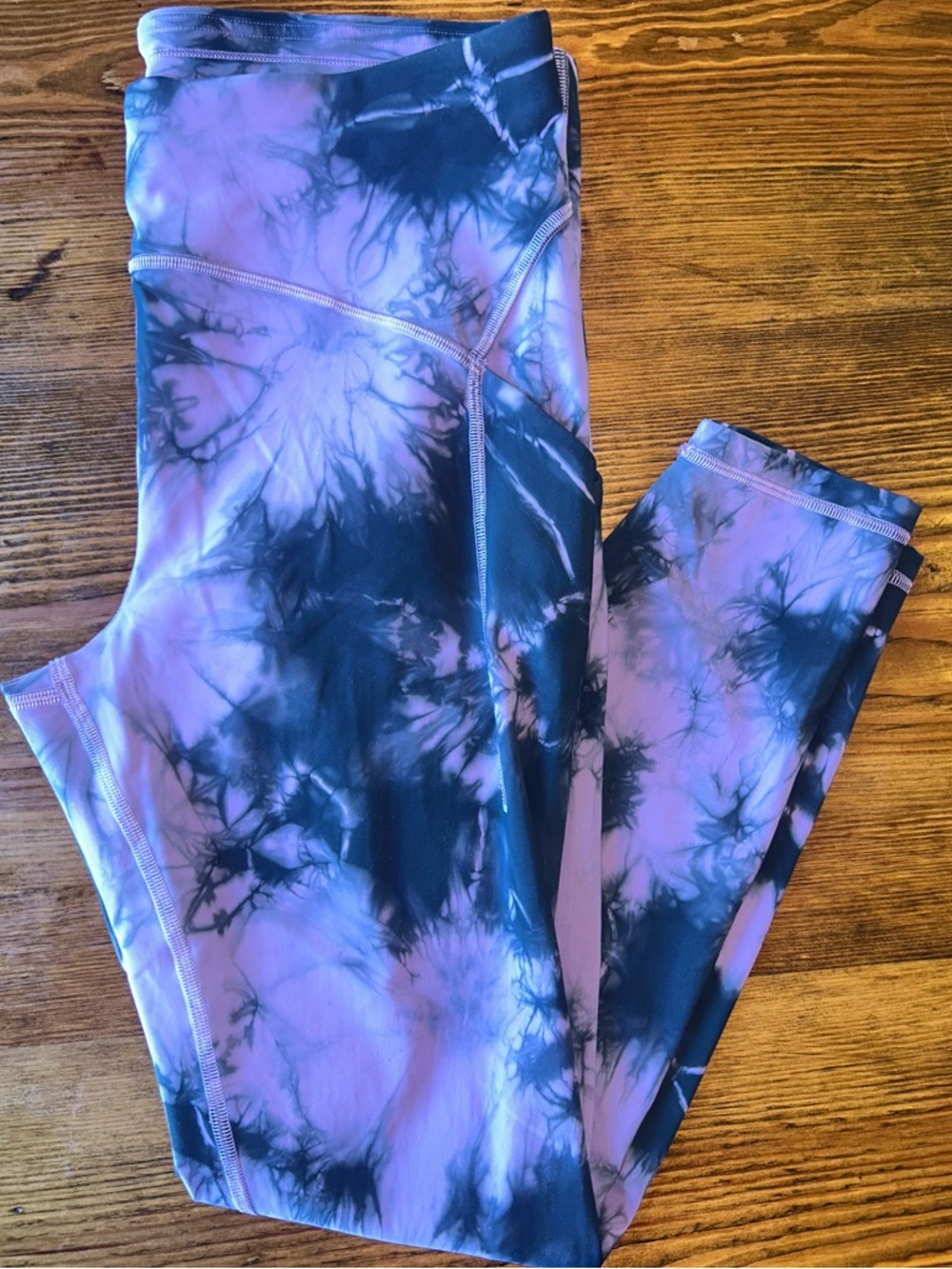 Lululemon Power Thru HR Tight Size 12‎ Wisteria Purple Tie Dye - Picture 4 of 7